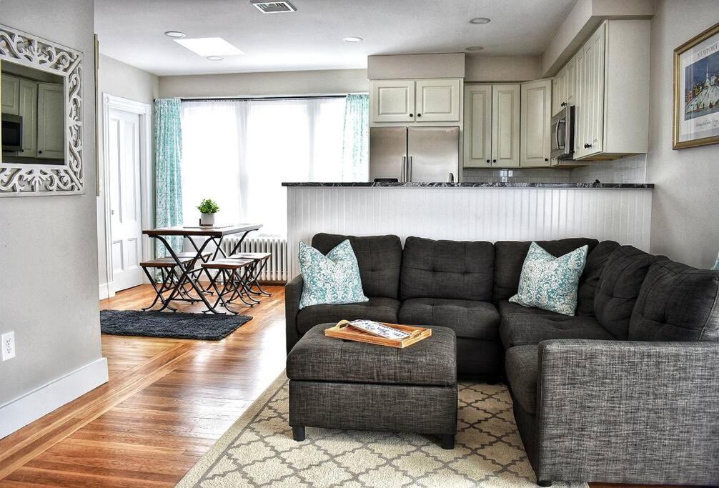 The Peaceful Puffin Apartment Newport Exterior photo