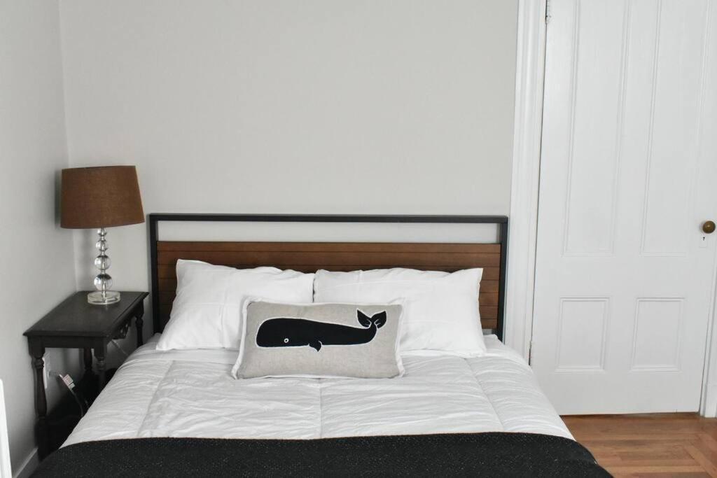 The Peaceful Puffin Apartment Newport Exterior photo